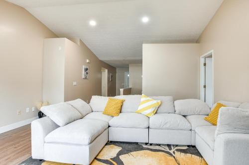 8 Mi to Downtown Pet-Friendly Columbus Home in Columbus, USA
