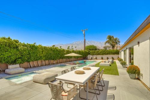 about 4 Mi to Dtwn Dog-Friendly Palm Springs Oasis!