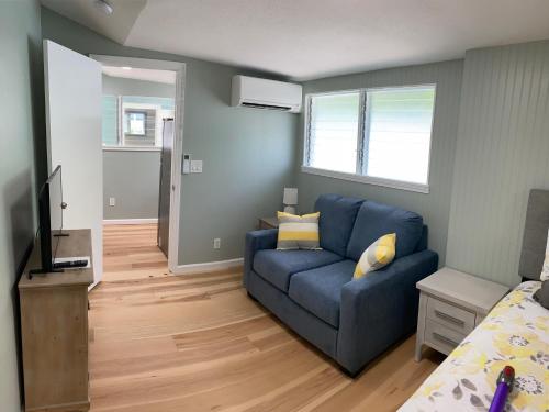 Newly renovated 1 bedroom with air conditioning and kitchenette in 凱盧阿