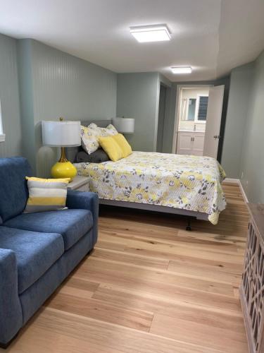Newly renovated 1 bedroom with air conditioning and kitchenette in 凱盧阿