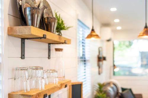 The Woods- Container Tiny House 12 min to Magnolia/Baylor/Downtown - main image