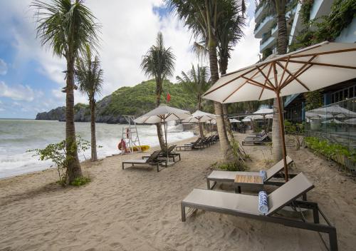 Spiaggia, Flamingo Resort Cat Ba in Cat Ba Island