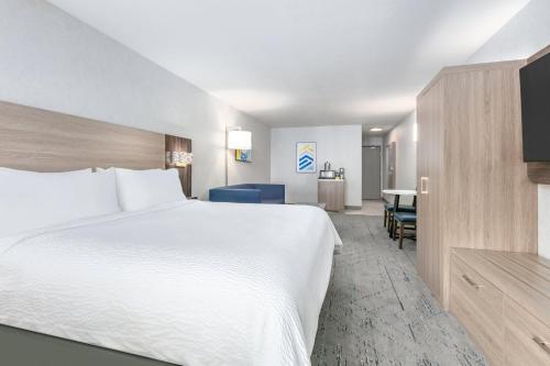 Holiday Inn Express Hotel and Suites Valparaiso By IHG