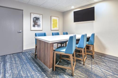 Holiday Inn Express Hotel and Suites Valparaiso By IHG - 회의실/연회장