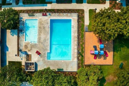 Cypress Modern Home - Pool & Private Patio in Cypress, USA