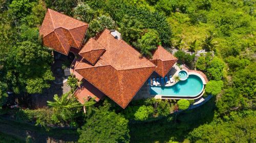 Spectacular Ocean Views Infinity Pool
