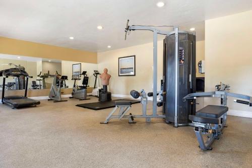 Best Western Oceanside Inn - image 14