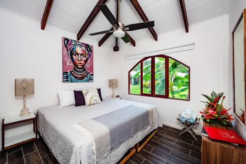 Charming Villa w - Shared Pool in 波特雷羅