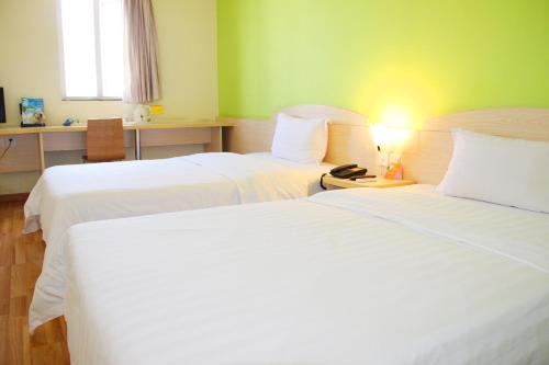 7Days Inn Chengdu Sports Centre Metro Station – Chengdu, IL