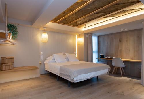 XULOS Rooms & Suites