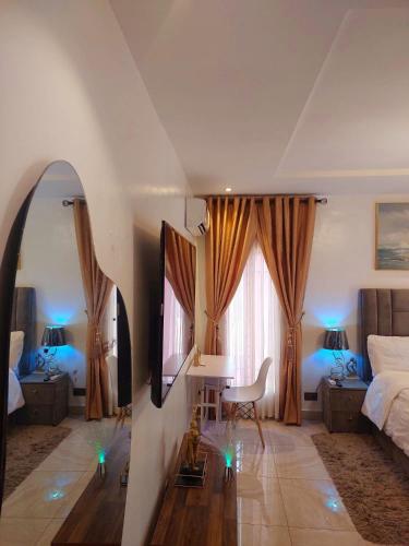 Professionals Friendly with Work Station PS5 & near Beaches, Lekki (foto 6)
