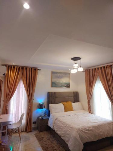 Professionals Friendly with Work Station PS5 & near Beaches, Lekki (foto 7)
