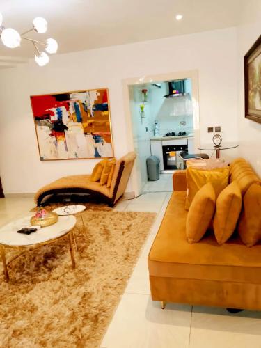 Professionals Friendly with Work Station PS5 & near Beaches, Lekki (foto 11)