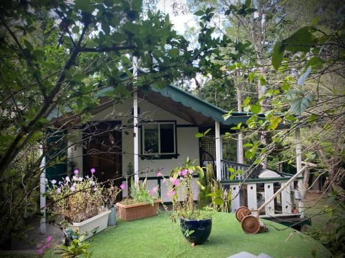Išorė, Mt Nebo Railway Carriage and Chalet in Mount Glorious