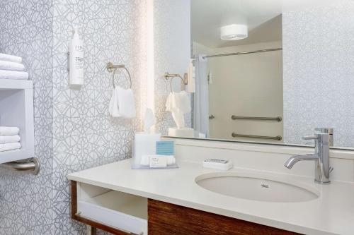 Hampton Inn & Suites Tallahassee I-10-Thomasville Road - image 10