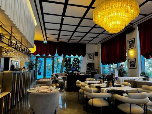 Elegant Studio near Burj Khalifa and Dubai Mall, Dubai (photo 8)