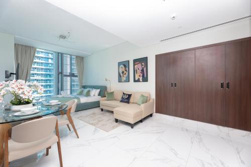 Elegant Studio near Burj Khalifa and Dubai Mall, Dubai (photo 6)