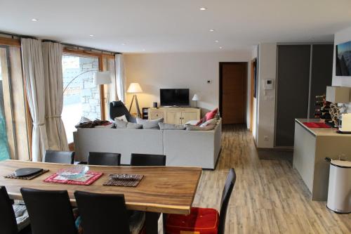 Apartment with Balcony room in Mont Royal ROA0102 CHARMING & COSY 6 pers
