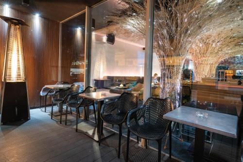 Boutique HOTEL 11 - image 2