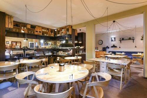 Boutique HOTEL 11 - image 14