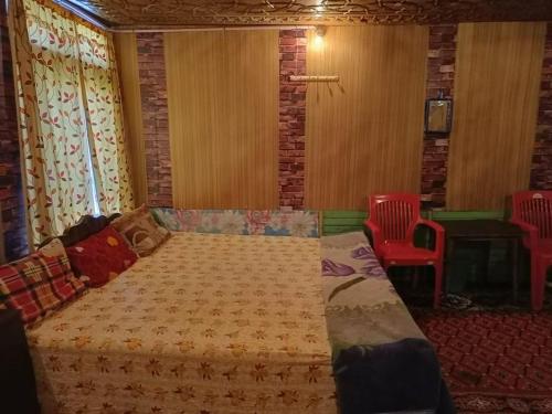 Island homestay in dal lake - image 5