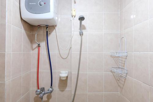 Spacious 3BR Combined Unit at Pinewood Apartment By Travelio Spacious 3BR Combined Unit at Pinewood Apartment By Travelio