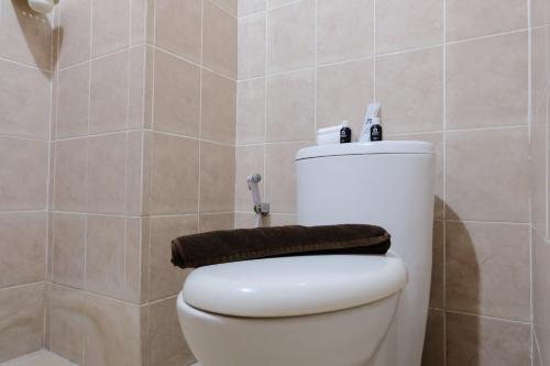 Spacious 3BR Combined Unit at Pinewood Apartment By Travelio Spacious 3BR Combined Unit at Pinewood Apartment By Travelio