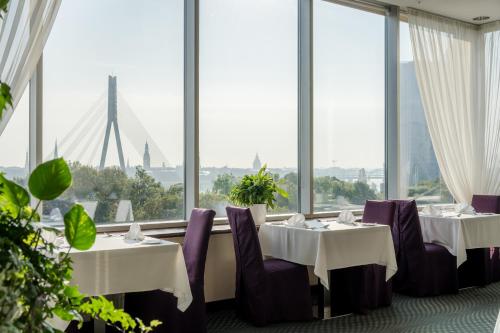 Riga Islande Hotel with FREE Parking