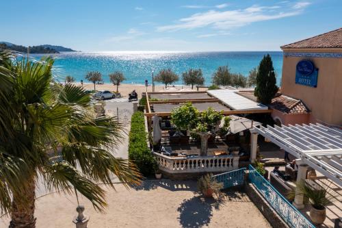 Hotel Les Flots Bleus - image 2