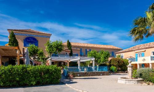 Hotel Les Flots Bleus - image 11