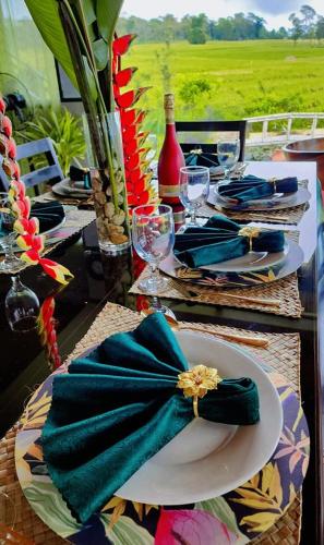 Étterem, Kalaparan Farm House by HiveRooms in San Carlos (Negros Occidental)