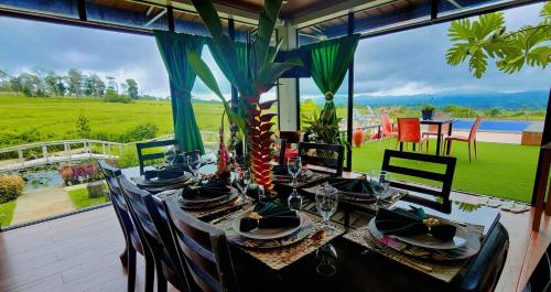 Étterem, Kalaparan Farm House by HiveRooms in San Carlos (Negros Occidental)