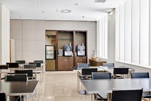 B&B Hotel Zaragoza Los Enlaces Estación - image 12