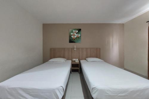 Deluxe Twin Room image 5