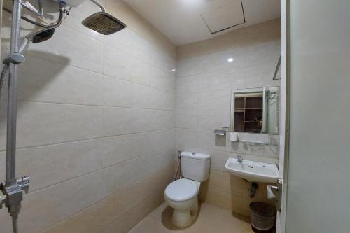 Deluxe Twin Room image 3