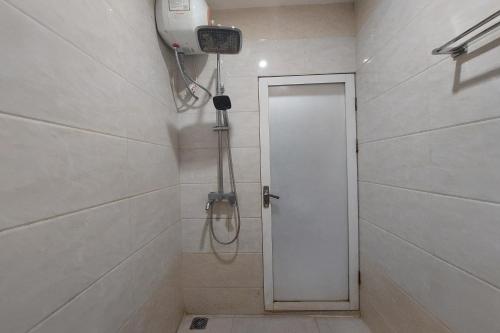 Large Twin Room image 2