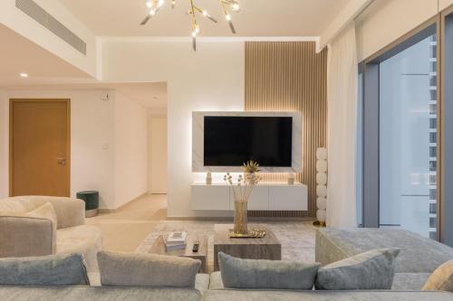 3BR and maids Burj Khalifa and Fountain View for 8 guests 3BR and maids Burj Khalifa and Fountain View for 8 guests