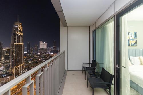 3BR and maids Burj Khalifa and Fountain View for 8 guests 3BR and maids Burj Khalifa and Fountain View for 8 guests