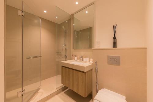 3BR and maids Burj Khalifa and Fountain View for 8 guests 3BR and maids Burj Khalifa and Fountain View for 8 guests