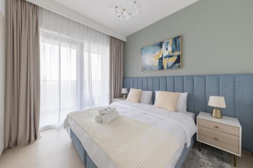 3BR and maids Burj Khalifa and Fountain View for 8 guests 3BR and maids Burj Khalifa and Fountain View for 8 guests