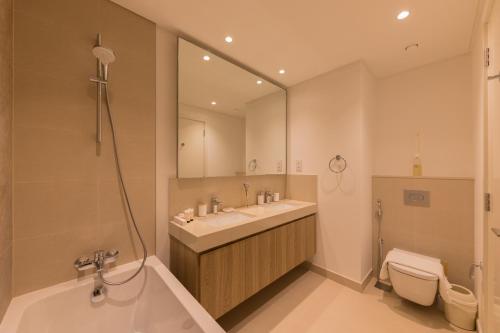 3BR and maids Burj Khalifa and Fountain View for 8 guests 3BR and maids Burj Khalifa and Fountain View for 8 guests