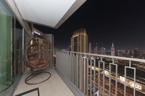 3BR and maids Burj Khalifa and Fountain View for 8 guests 3BR and maids Burj Khalifa and Fountain View for 8 guests