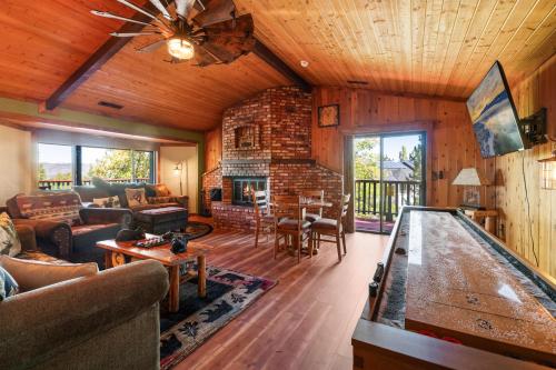 SHILOHS SNOWY CABIN - Close to Slopes & Lake in Big Bear Lake, USA