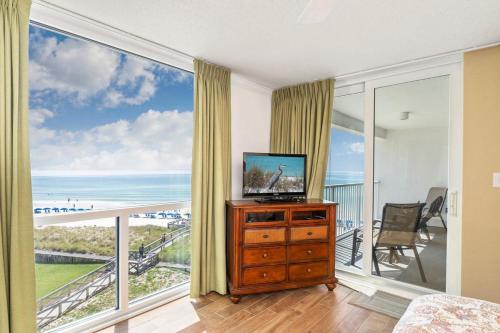 2054 Shoreline Towers Beach Front spacious with open balcony near Shrimp Basket