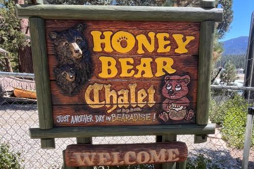 HONEY BEAR CHALET - Close to Lake & Slopes in Big Bear City, USA