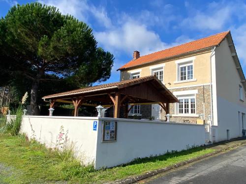 La Maison du Parloir gîte à louer Queaux