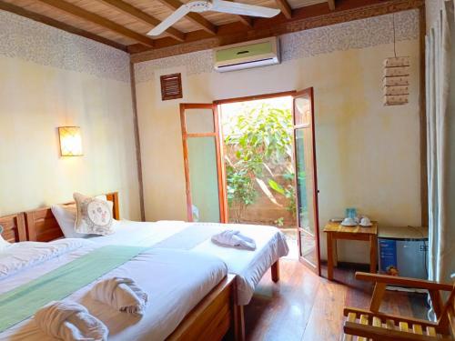 Deluxe Triple Room image 2