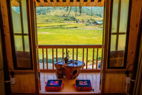 CLUBHOUSE MEBAYLUON PARAGLIDING
