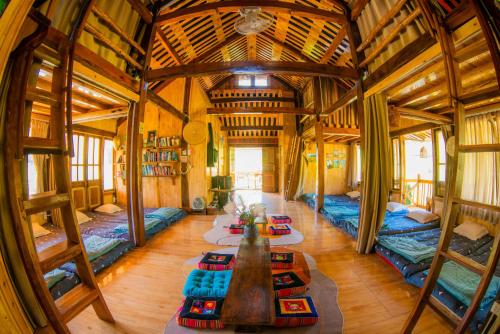 CLUBHOUSE MEBAYLUON PARAGLIDING