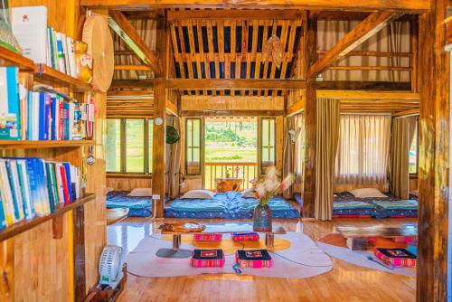 CLUBHOUSE MEBAYLUON PARAGLIDING in Mu Cang Chai